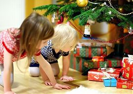 10 новогодних подарков: развивающие игры для детей